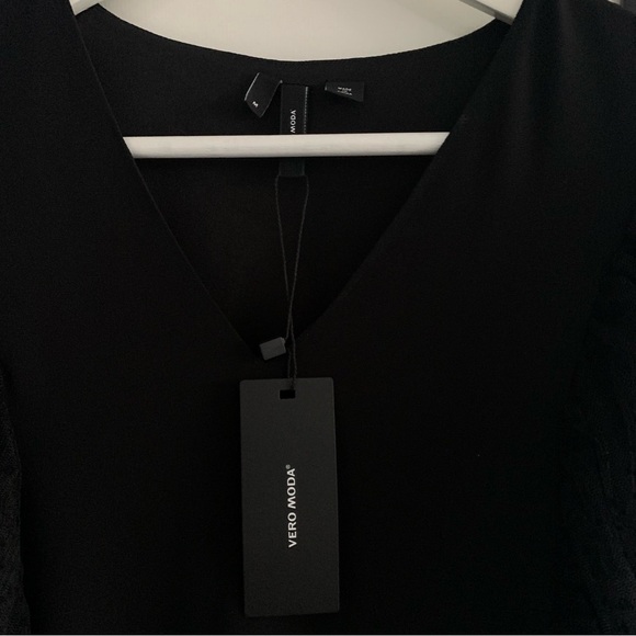 NWT VERO MODA Black Cap-Sleeve V-Neck Dress Size M - Picture 6 of 10